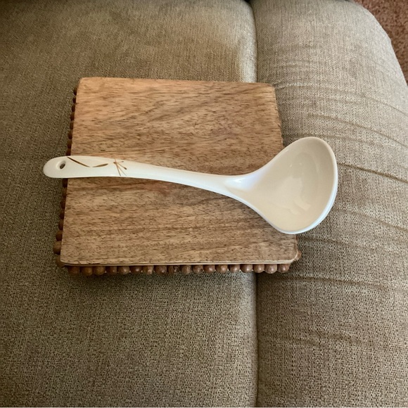 Tai-Hong Other - Vintage Melamine Spoon Tai-Hong 7006-A Sm Ladle White W Leaf Pattern HTF EUC
